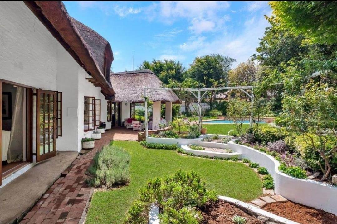 Libra Lodge Sandton Exterior foto