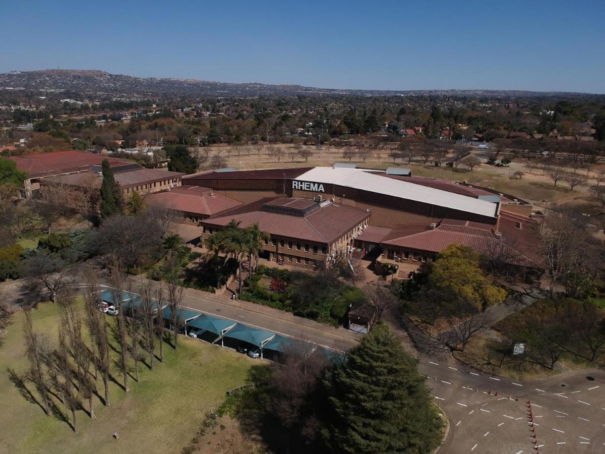Libra Lodge Sandton Exterior foto