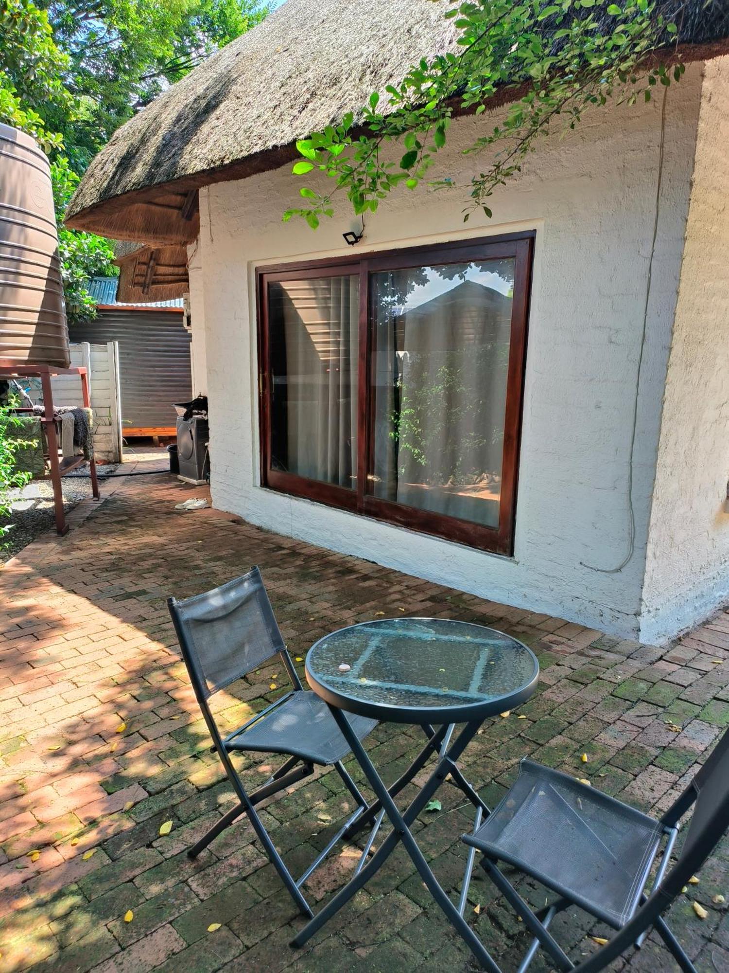 Libra Lodge Sandton Exterior foto